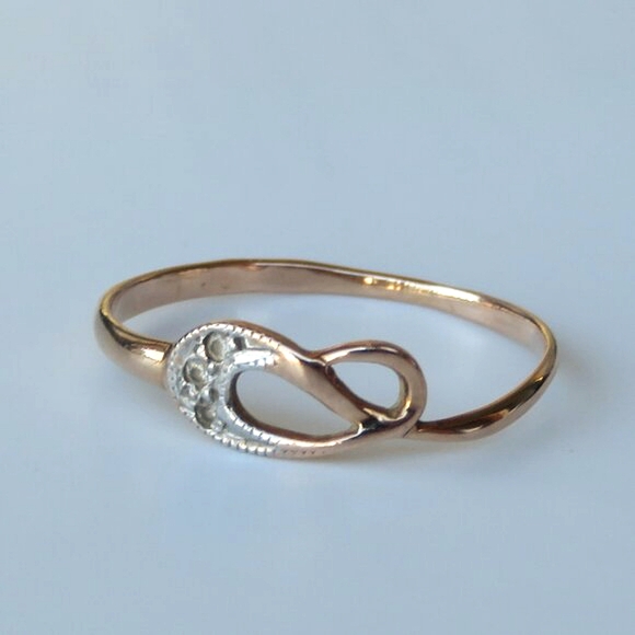 Elegant Twisted 14K Rose Gold CZ Ring. Size 7.25 - Picture 6 of 15